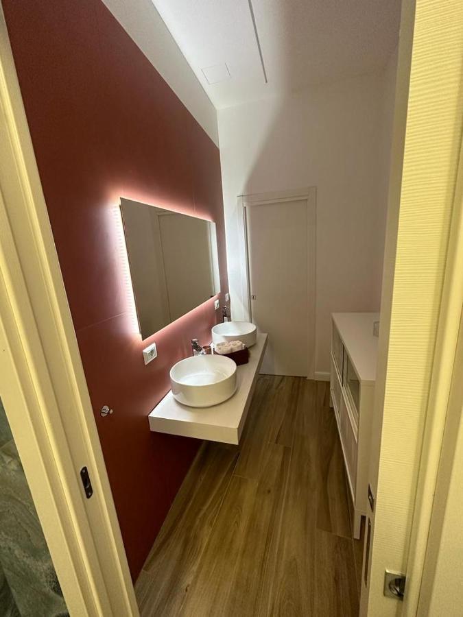 Napoli Centro - Di&Da Guest House ภายนอก รูปภาพ